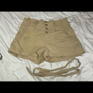 HOT KISS cotton shorts with belt